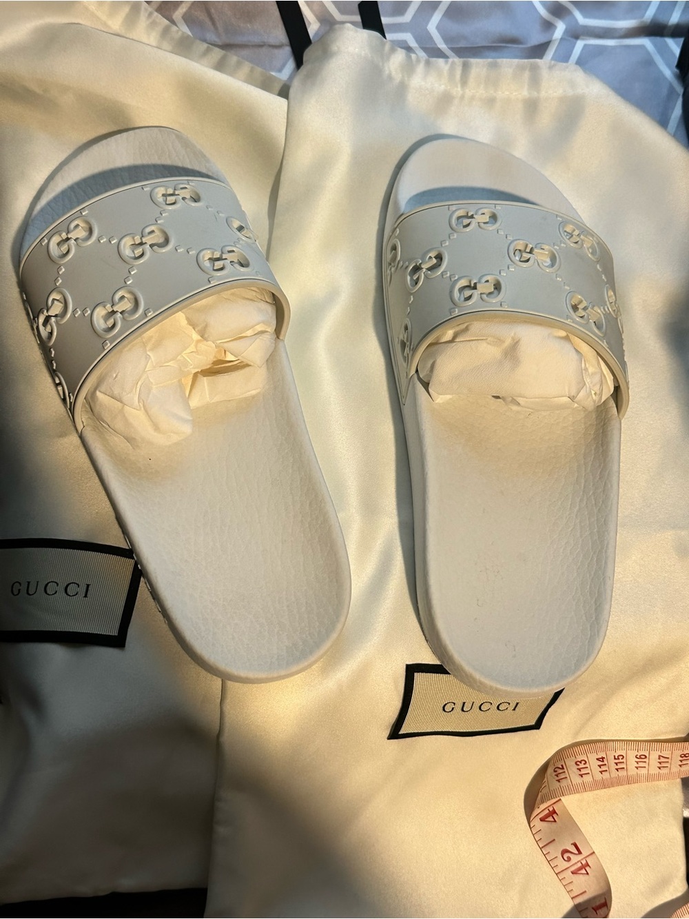 Authentic Gucci White GG Embossed Slide Sandals - Picture 5 of 15